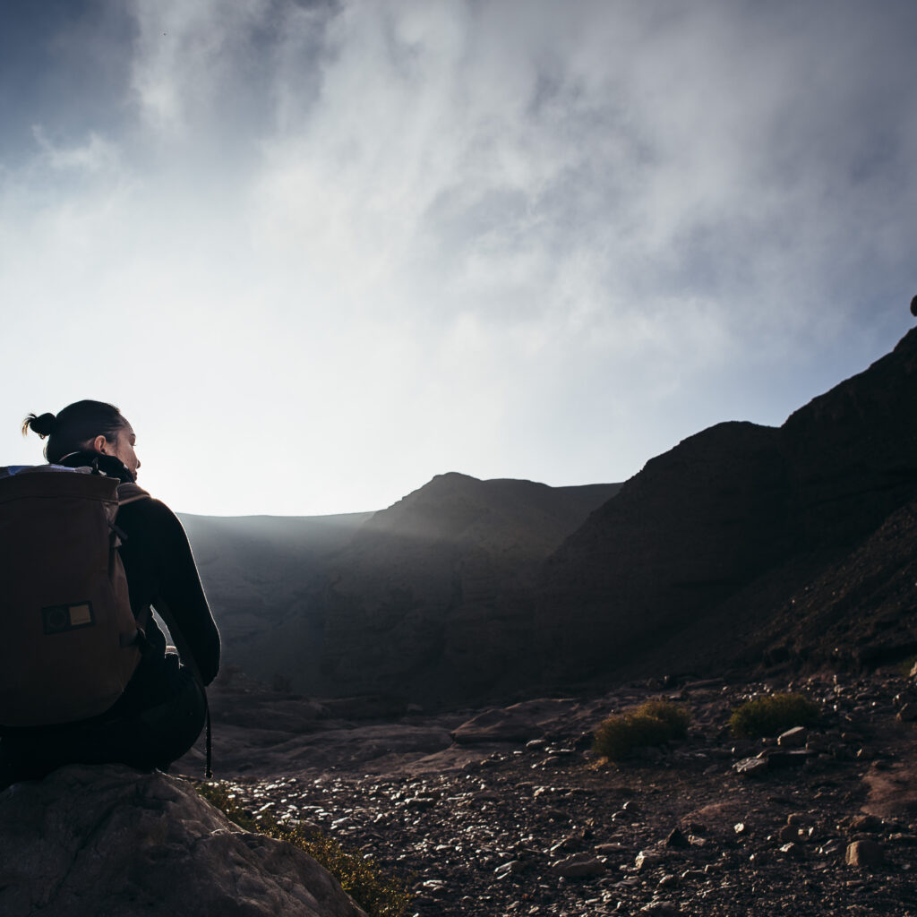 "Treffen wir uns in der Mitte" Fotobuch mit begleitenden Texten von Sabine Kneidinger und Frank Niedertubbesing.