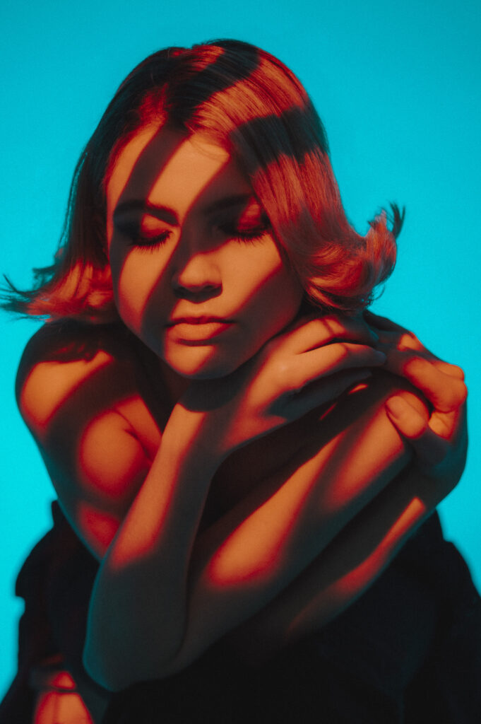Color Gel Portraits Jasmin - Sabine Kneidinger Photography