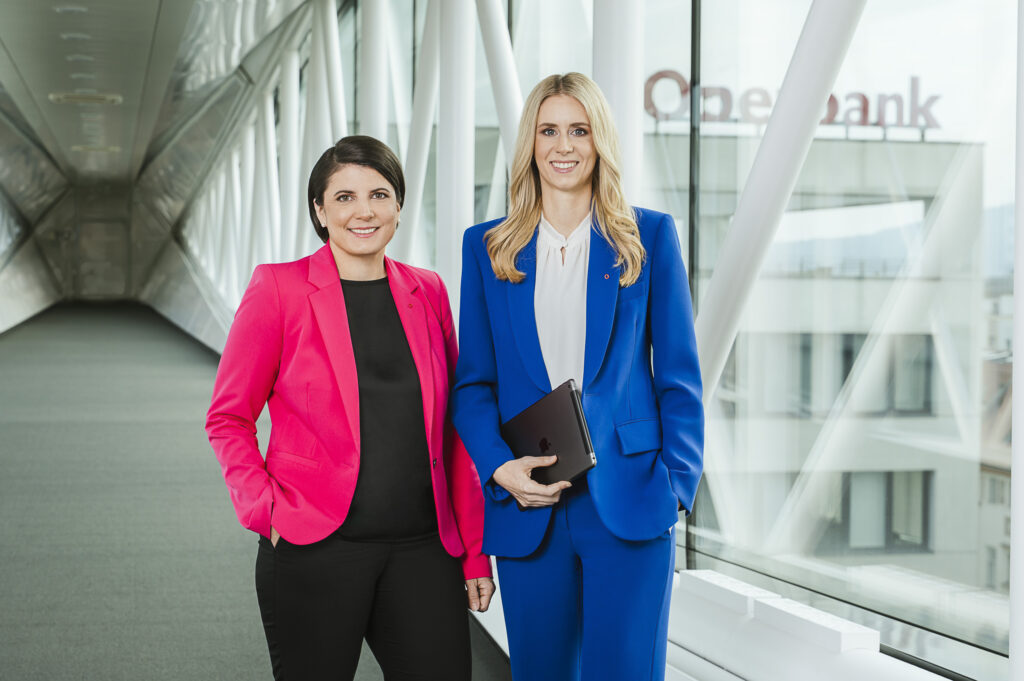 Corporateportrait Oberbank Vorständin Isabella Lehner & Romana Thiem- Sabine Kneidinger Photography